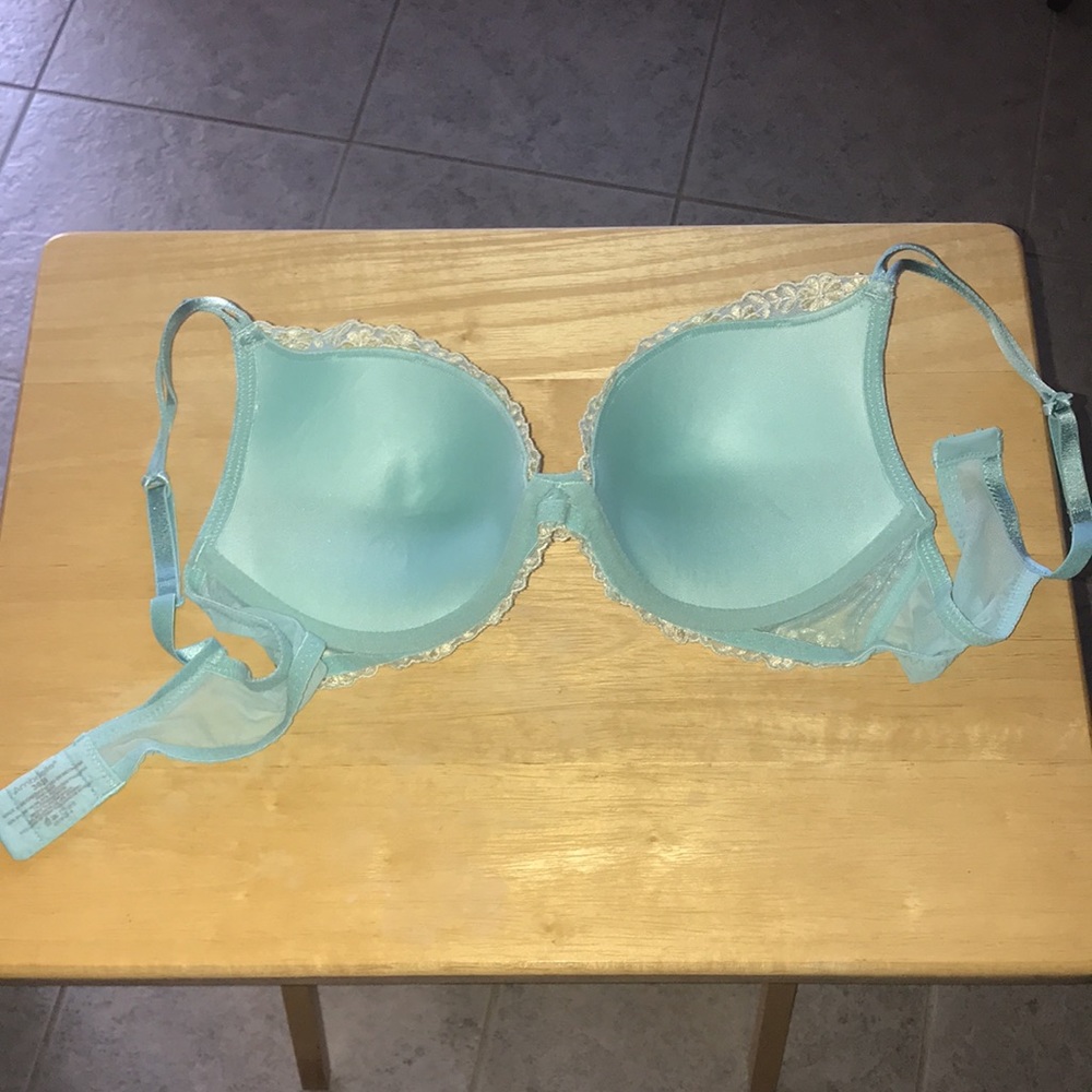 Ambrielle Lace Bra, 36B, like new - Picture 3 of 4